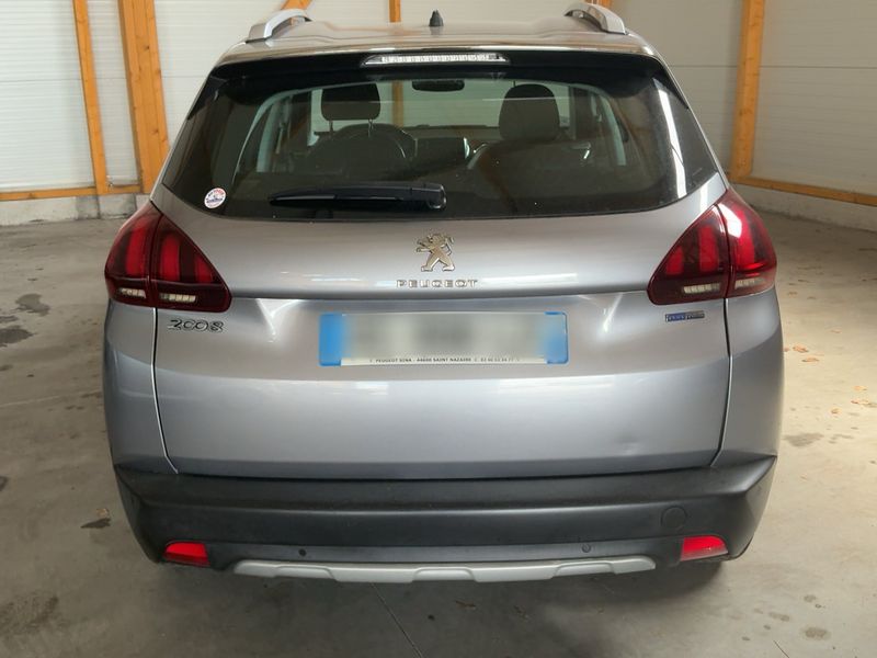 Peugeot 2008 1.2 PureTech Allure — zdjęcie 5