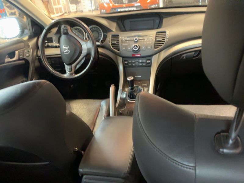 Honda Accord 2.4 VTEC Executive — zdjęcie 12