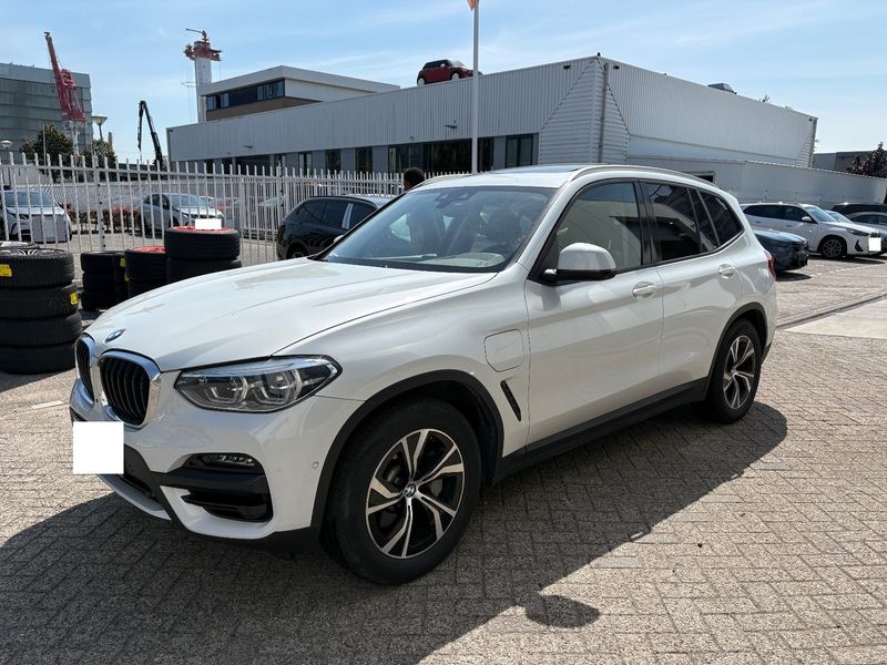 BMW X3 xDrive 30e Advantage
