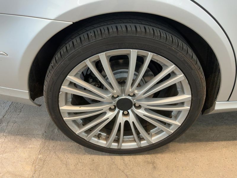 Mercedes-Benz E-Klasse E 200 CGI BlueEfficiency Avantgarde 2009 – снимка 9