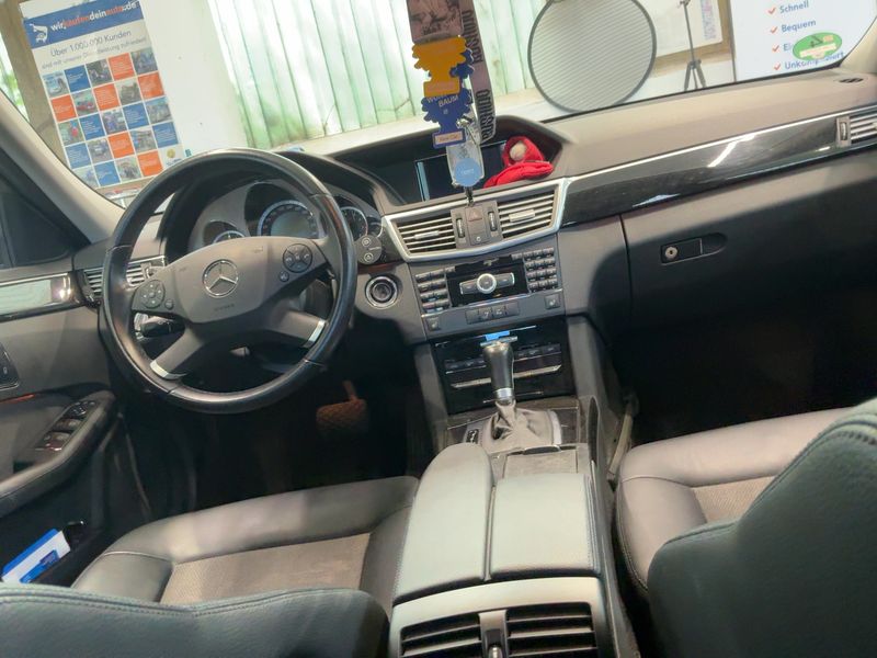Mercedes-Benz E-Klasse E 200 CGI BlueEfficiency Avantgarde — zdjęcie 12