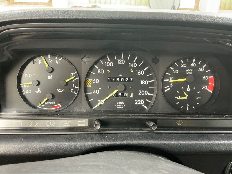Mercedes-Benz 190/190 E E 190 — zdjęcie 4