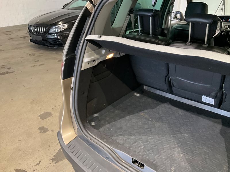 Renault Scenic 1.2 BOSE Edition 2015 – снимка 36