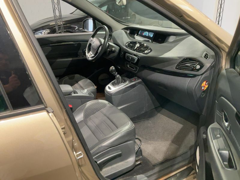 Renault Scenic 1.2 BOSE Edition — zdjęcie 12
