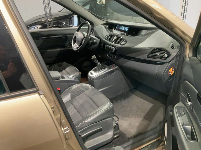Renault Scenic 1.2 BOSE Edition — zdjęcie 11