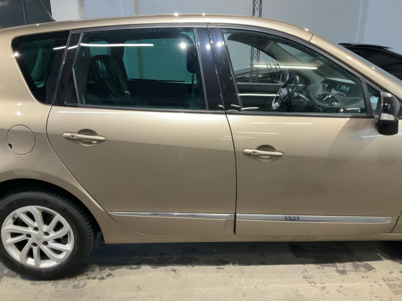 Renault Scenic 1.2 BOSE Edition — zdjęcie 7