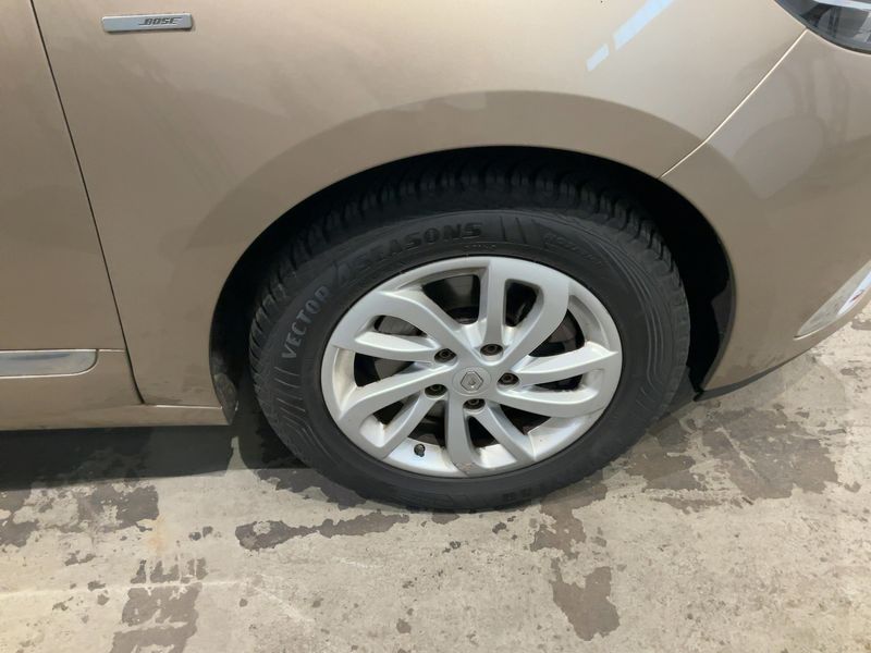 Renault Scenic 1.2 BOSE Edition 2015 – снимка 11