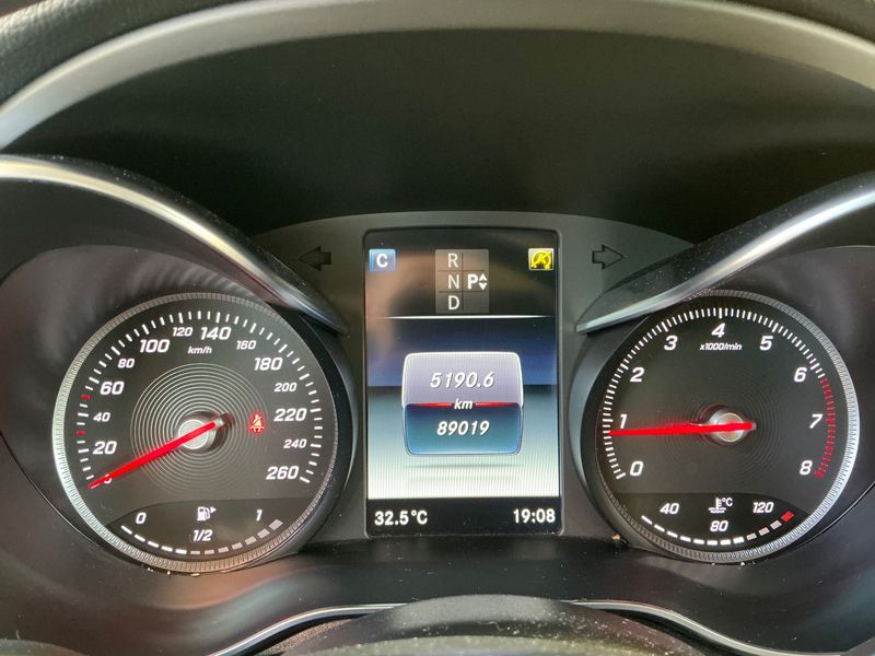 Mercedes-Benz GLC-Klasse GLC 250 4Matic AMG Line — zdjęcie 13