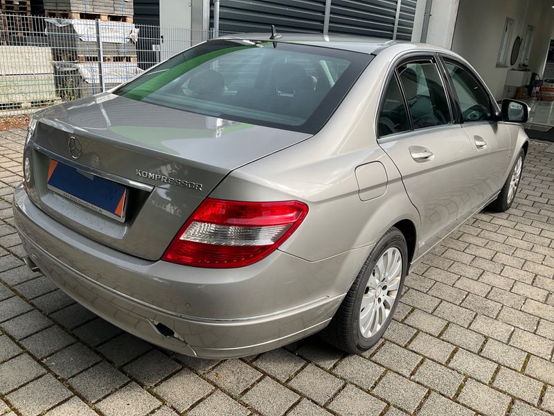 Mercedes-Benz C-Klasse C 200 Kompressor Elegance — zdjęcie 2