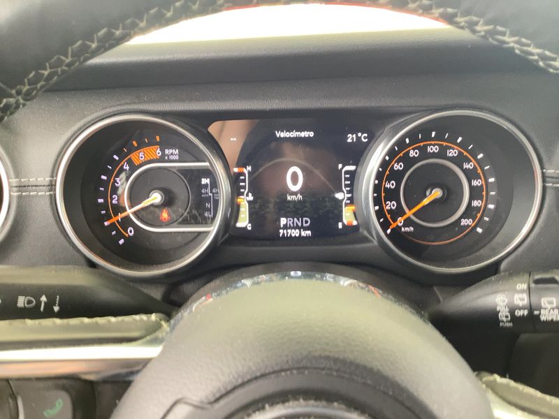Jeep Wrangler 2.2 CRDi Sahara — zdjęcie 13