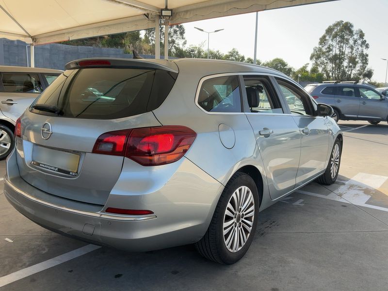 Opel Astra 1.7 CDTI Excellence 2014 – снимка 8