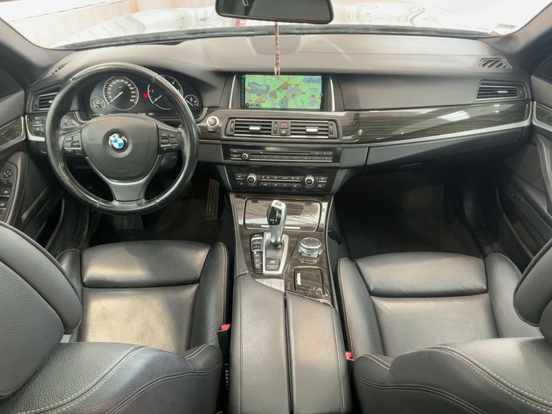 BMW 5er 520d xDrive Luxury 2015 – снимка 17