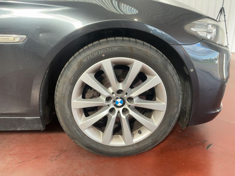 BMW 5er 520d xDrive Luxury 2015 – снимка 11