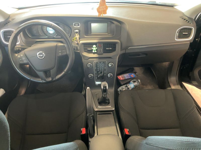 Volvo V40 2.0 D2 Kinetic — zdjęcie 12