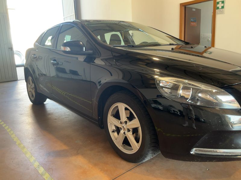 Volvo V40 2.0 D2 Kinetic — zdjęcie 8