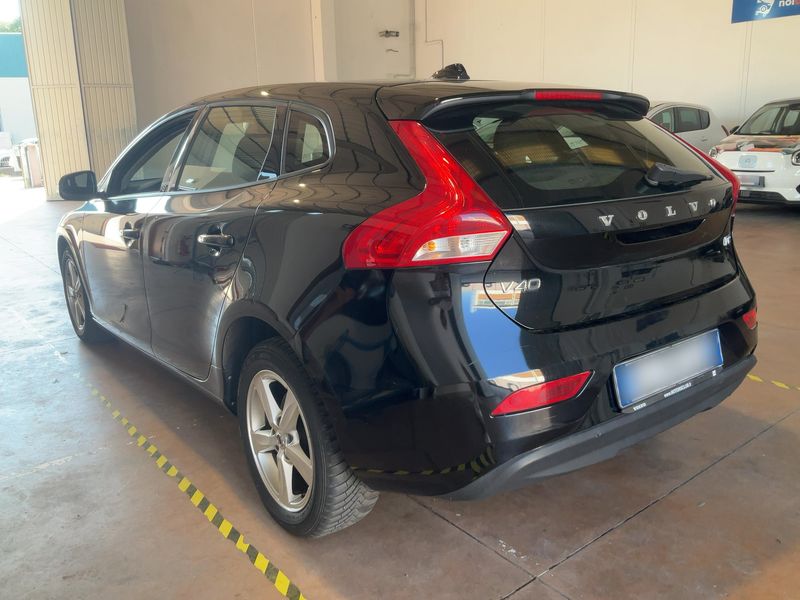 Volvo V40 2.0 D2 Kinetic — zdjęcie 3