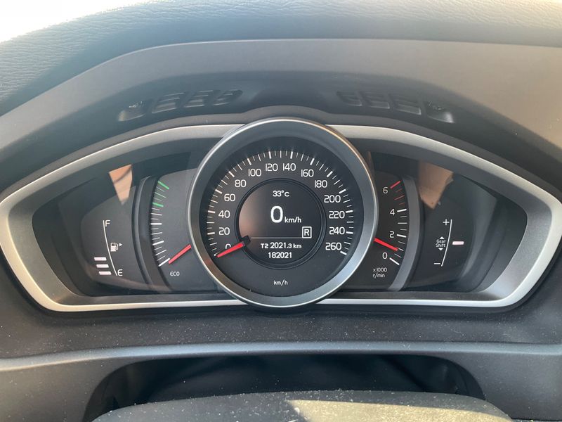 Volvo V40 2.0 D2 Kinetic — zdjęcie 13