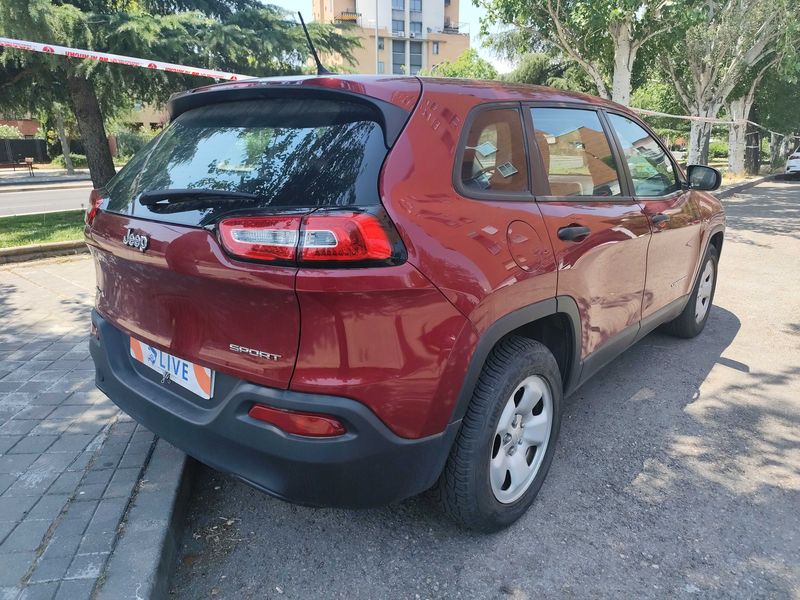 Jeep Cherokee 2.2 M-Jet Longitude 4WD — zdjęcie 5