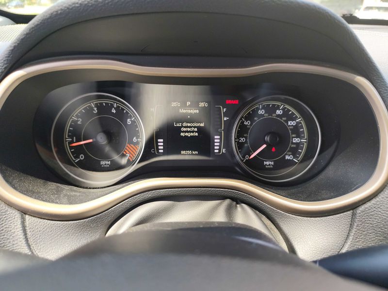 Jeep Cherokee 2.2 M-Jet Longitude 4WD — zdjęcie 12