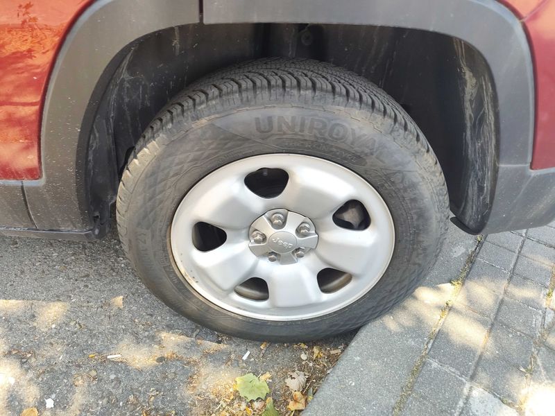 Jeep Cherokee 2.2 M-Jet Longitude 4WD — zdjęcie 16