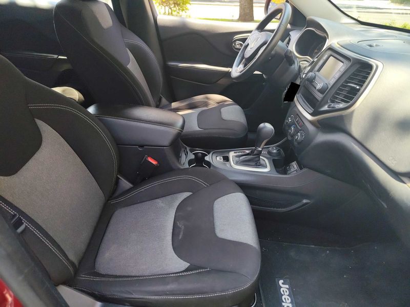 Jeep Cherokee 2.2 M-Jet Longitude 4WD — zdjęcie 10