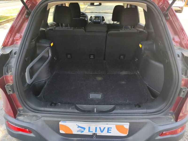 Jeep Cherokee 2.2 M-Jet Longitude 4WD — zdjęcie 9
