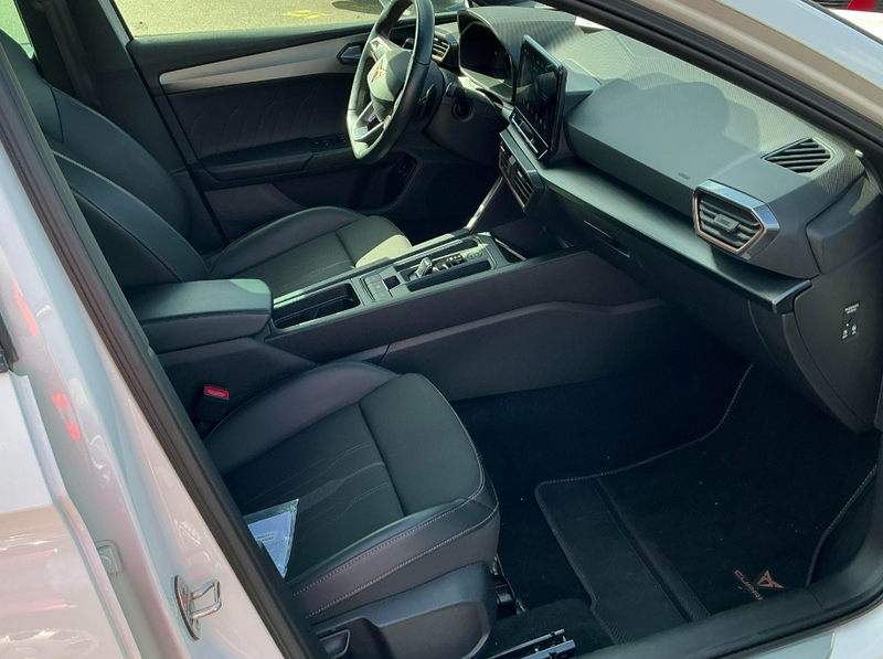 Cupra Leon 1.4 e-HYBRID — zdjęcie 11