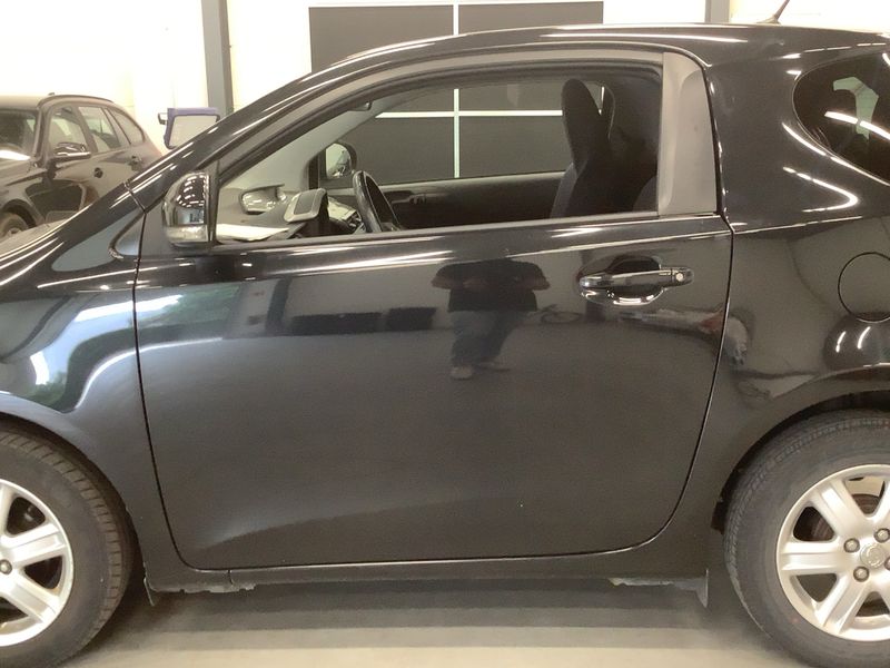 Toyota iQ 1.0 VVT-i — zdjęcie 4