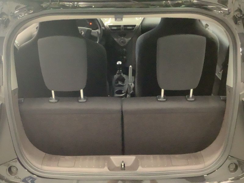 Toyota iQ 1.0 VVT-i — zdjęcie 10