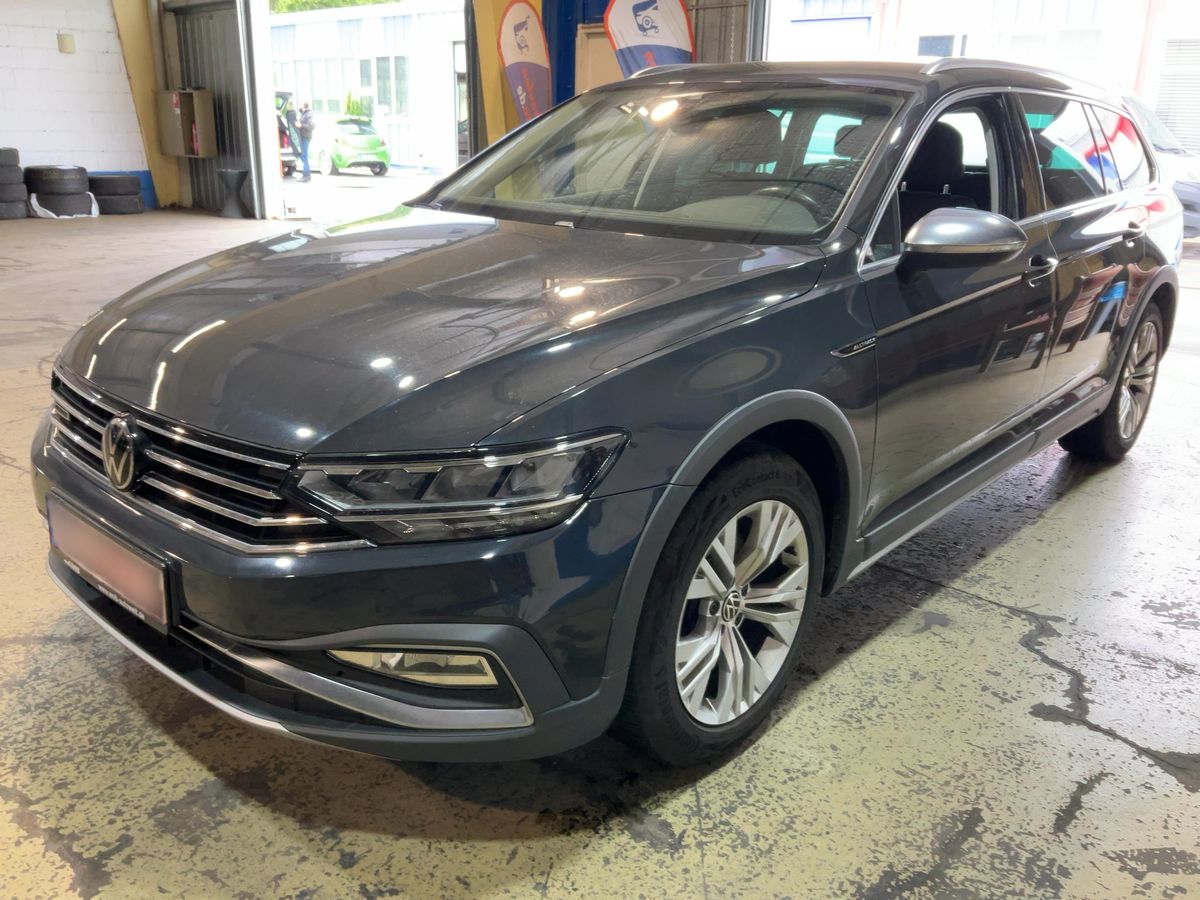 Volkswagen Passat 2020 — photo 1