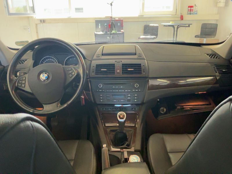 BMW X3 xDrive 20d Edition Exclusive — zdjęcie 12