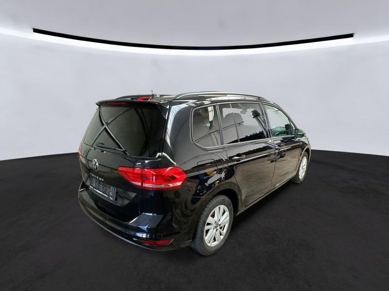 Volkswagen Touran 1.5 TSI ACT Comfortline BlueMotion Tech — zdjęcie 4