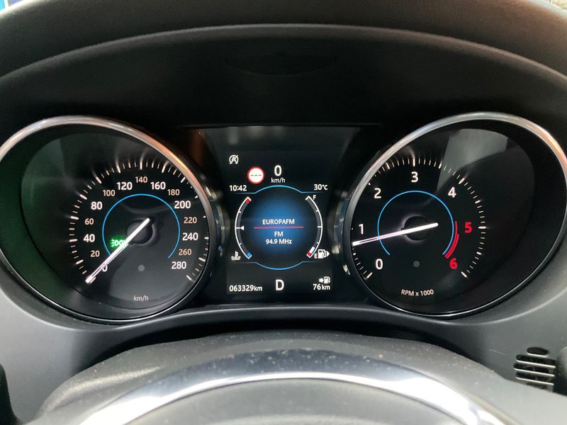 Jaguar F-Pace 25d R-Sport AWD — zdjęcie 13