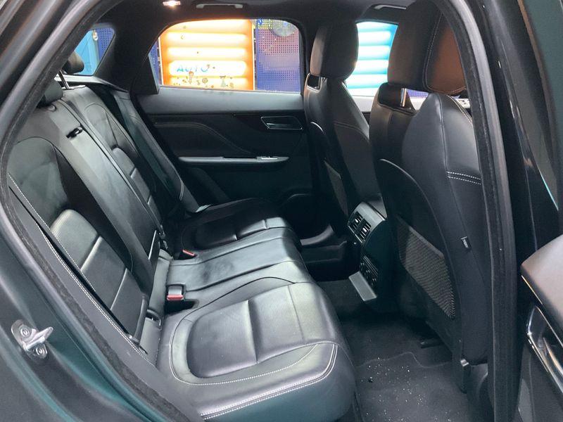Jaguar F-Pace 25d R-Sport AWD — zdjęcie 14