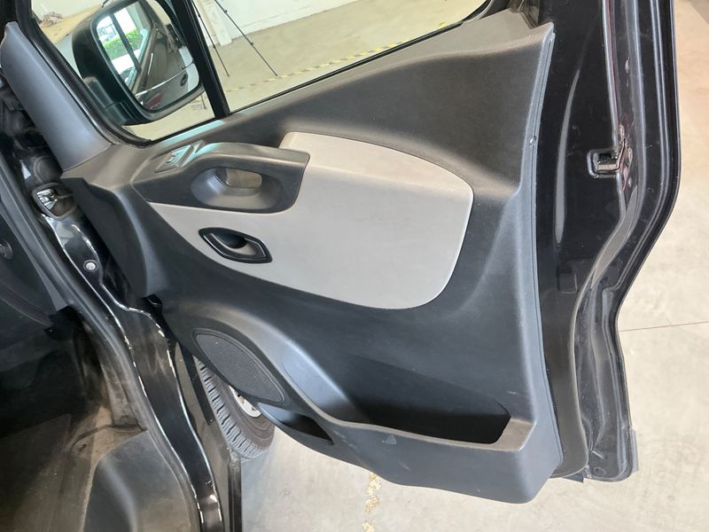 Renault Trafic 1.6 dCi Energy L1H1 2,7t Expression 2017 – снимка 34