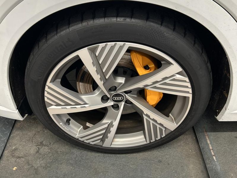Audi e-tron 55 quattro S line — zdjęcie 23