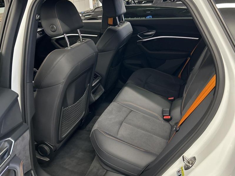 Audi e-tron 55 quattro S line — zdjęcie 12