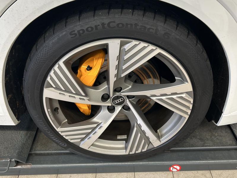 Audi e-tron 55 quattro S line — zdjęcie 24