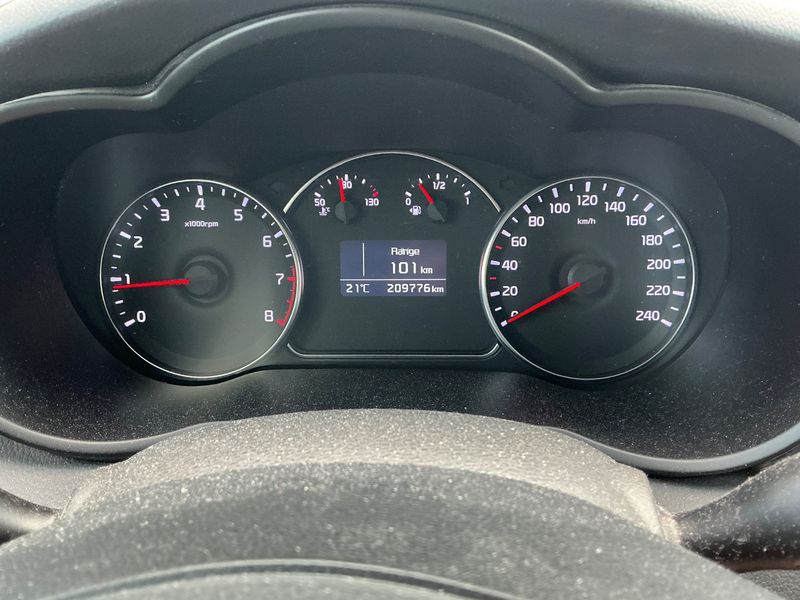 Kia Carens 1.6 GDI Spirit — zdjęcie 13