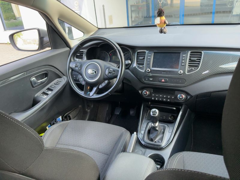 Kia Carens 1.6 GDI Spirit — zdjęcie 12