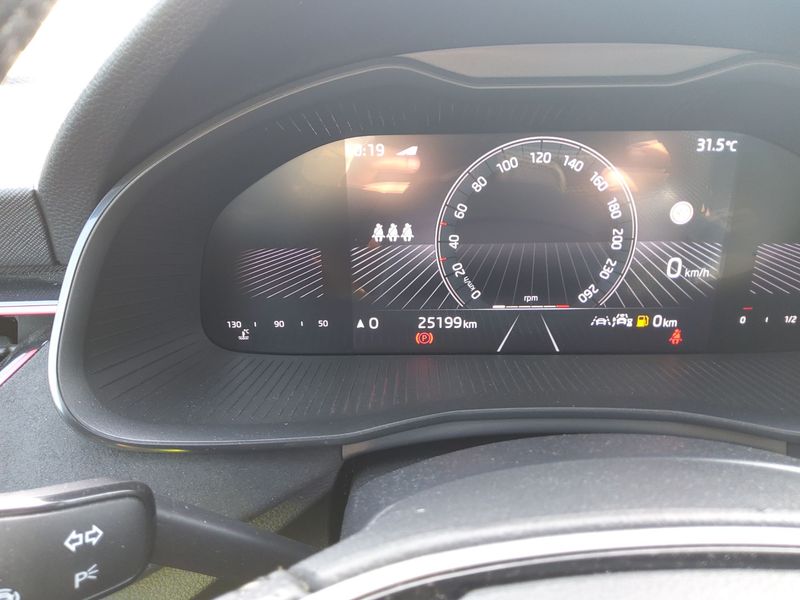 Skoda Kamiq 1.5 TSI ACT Selection — zdjęcie 11