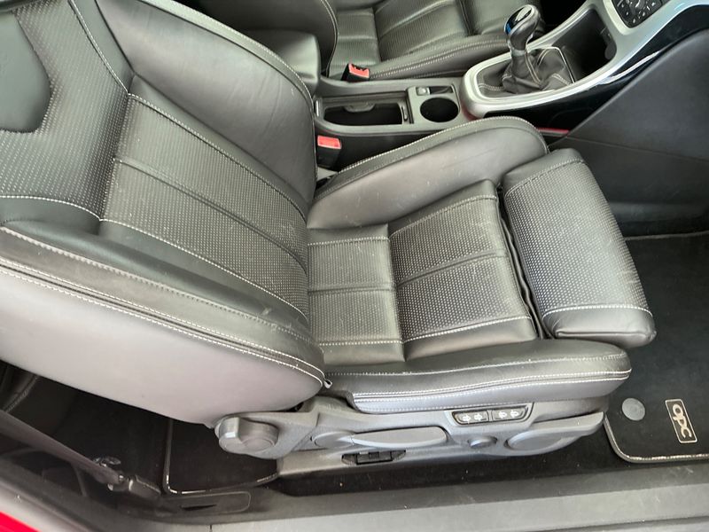 Opel Astra GTC 2.0 Turbo OPC 2015 – снимка 23