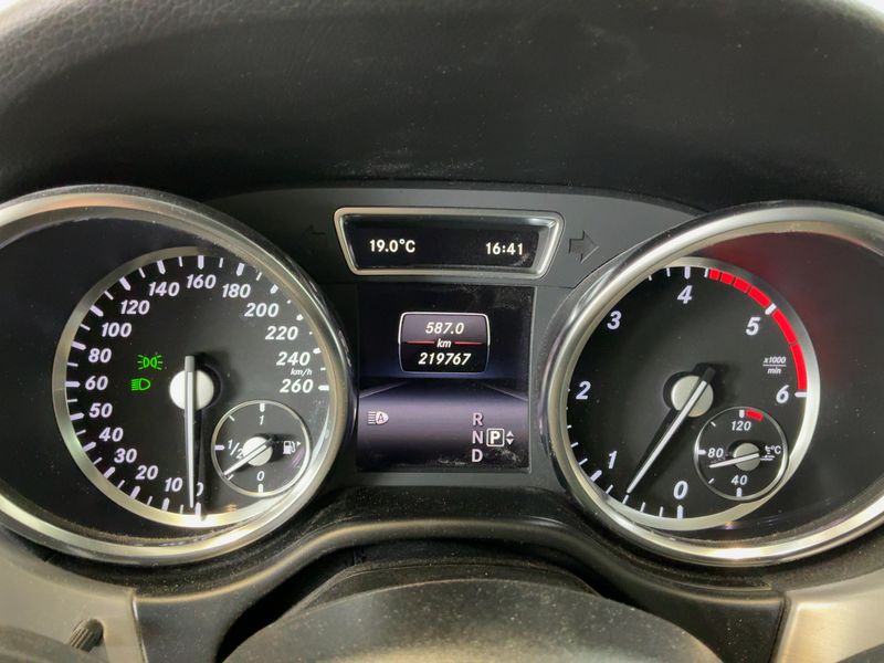 Mercedes-Benz M-Klasse ML 350 CDI BlueTEC — zdjęcie 13
