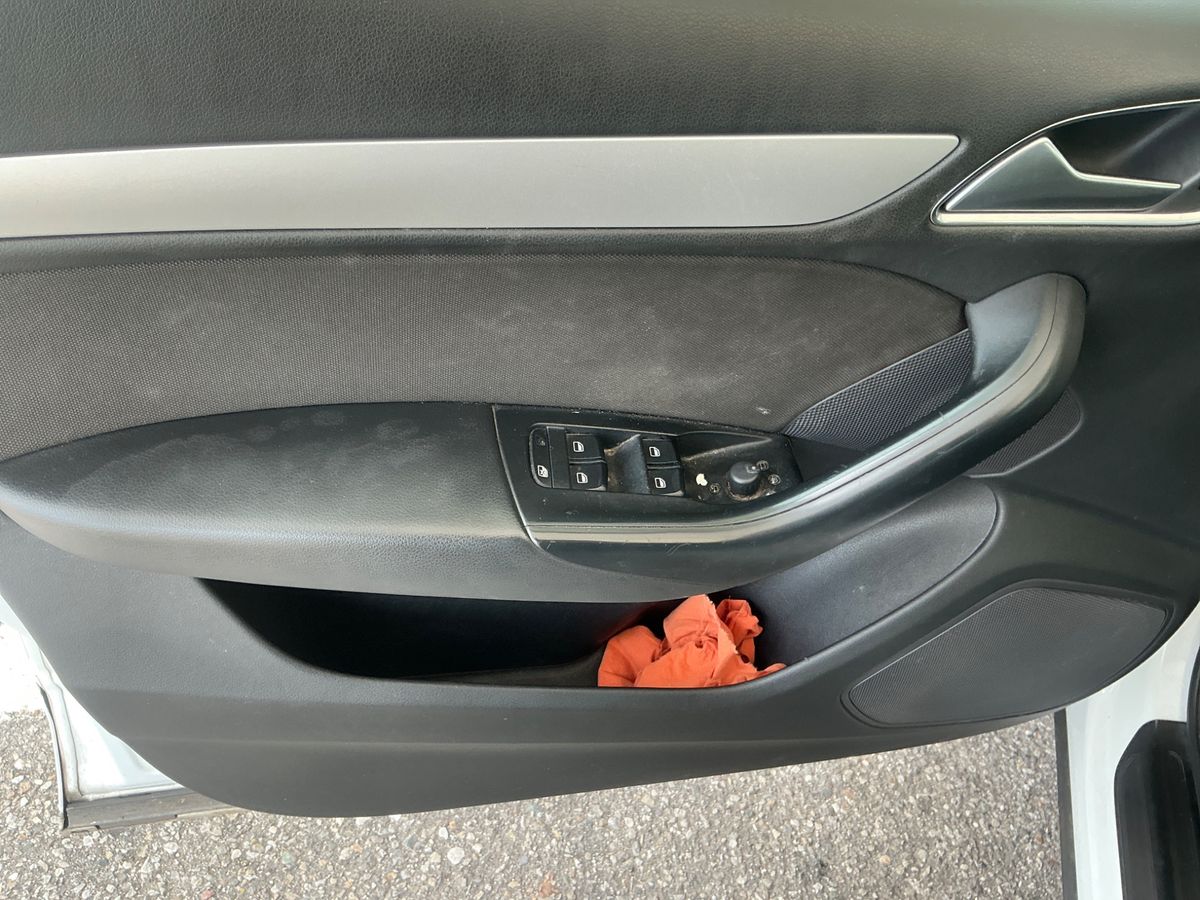 Audi Q3 2018 — photo 38