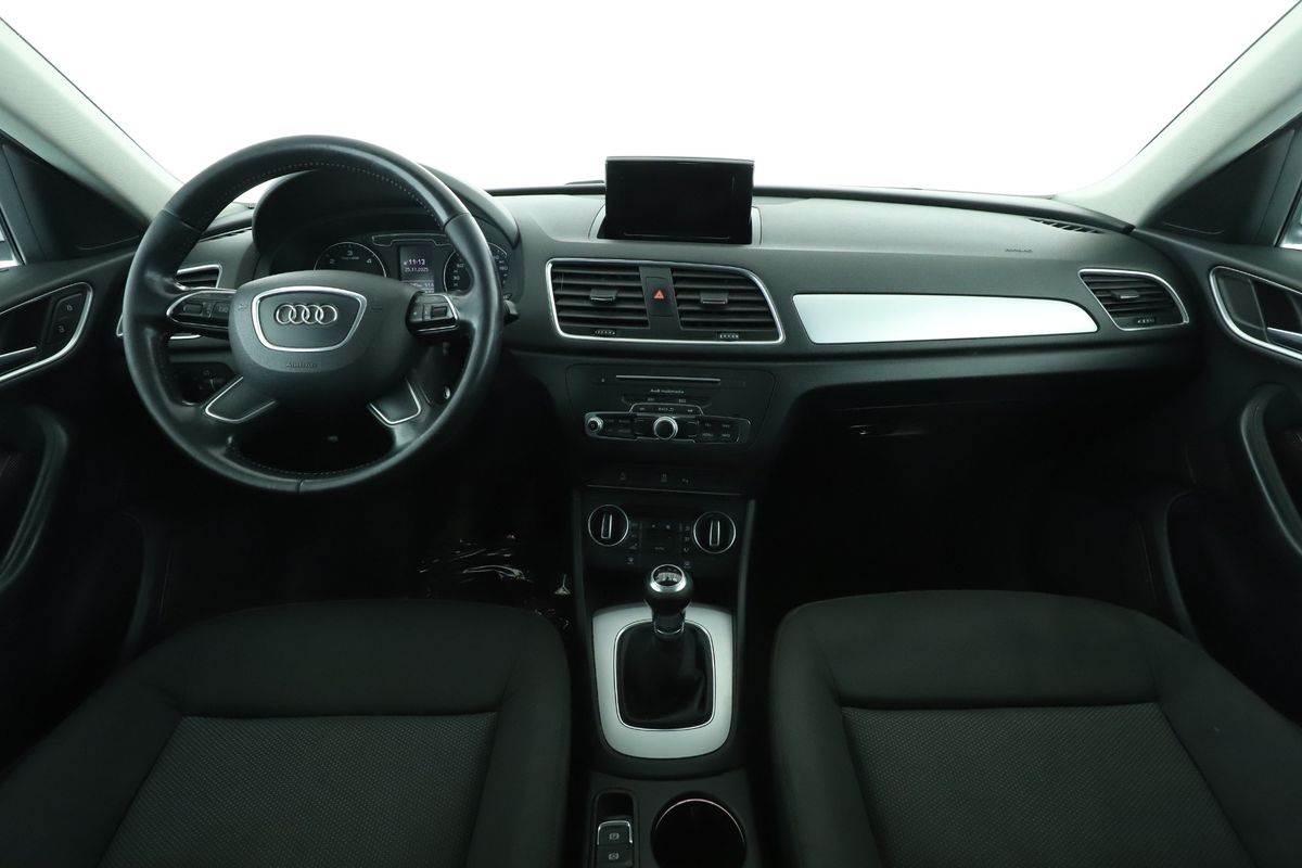 Audi Q3 2018 — photo 18