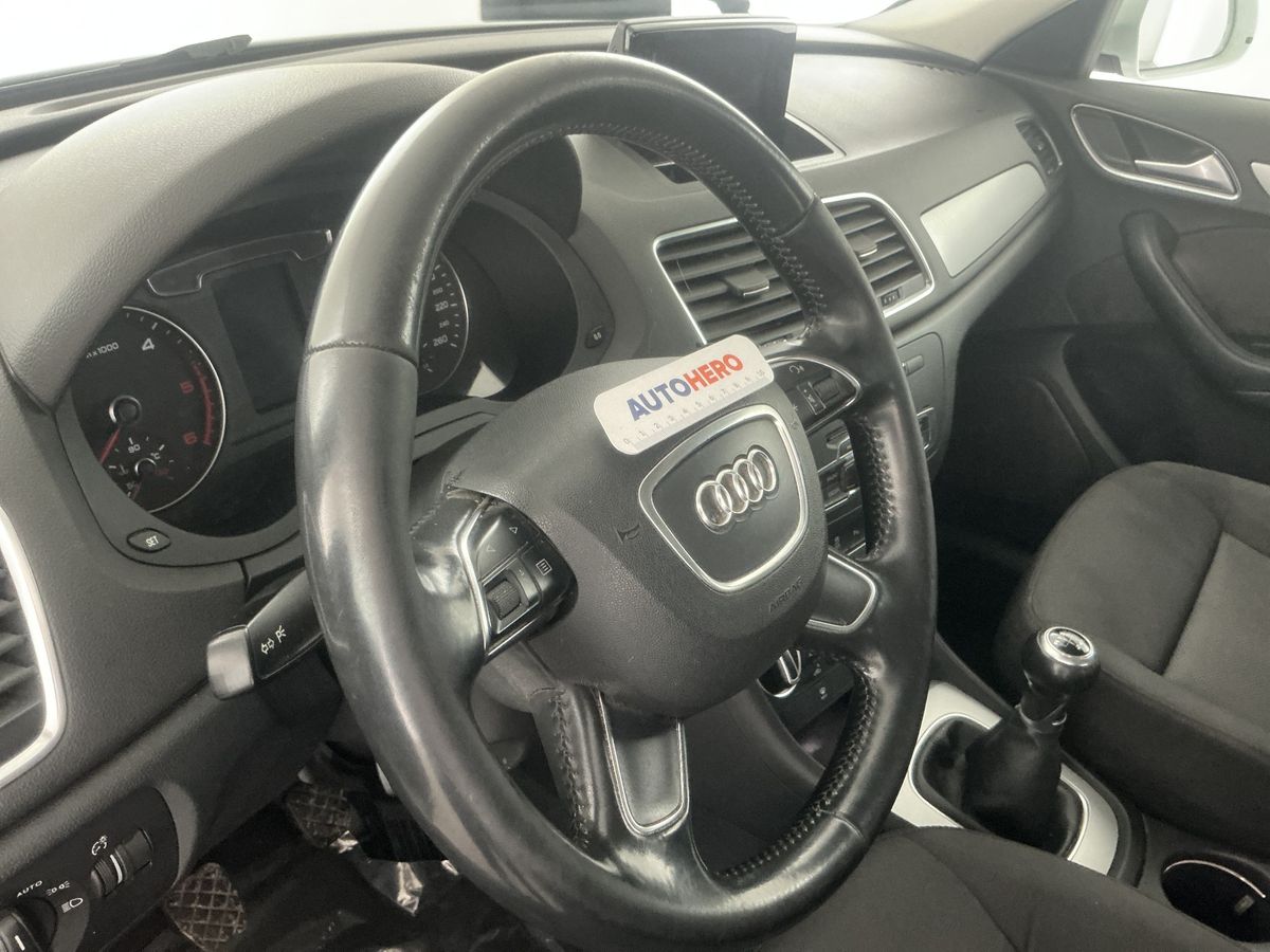 Audi Q3 2018 — photo 44