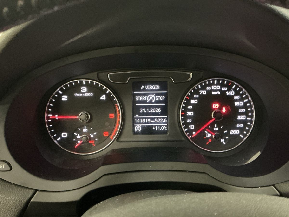 Audi Q3 2018 — photo 19