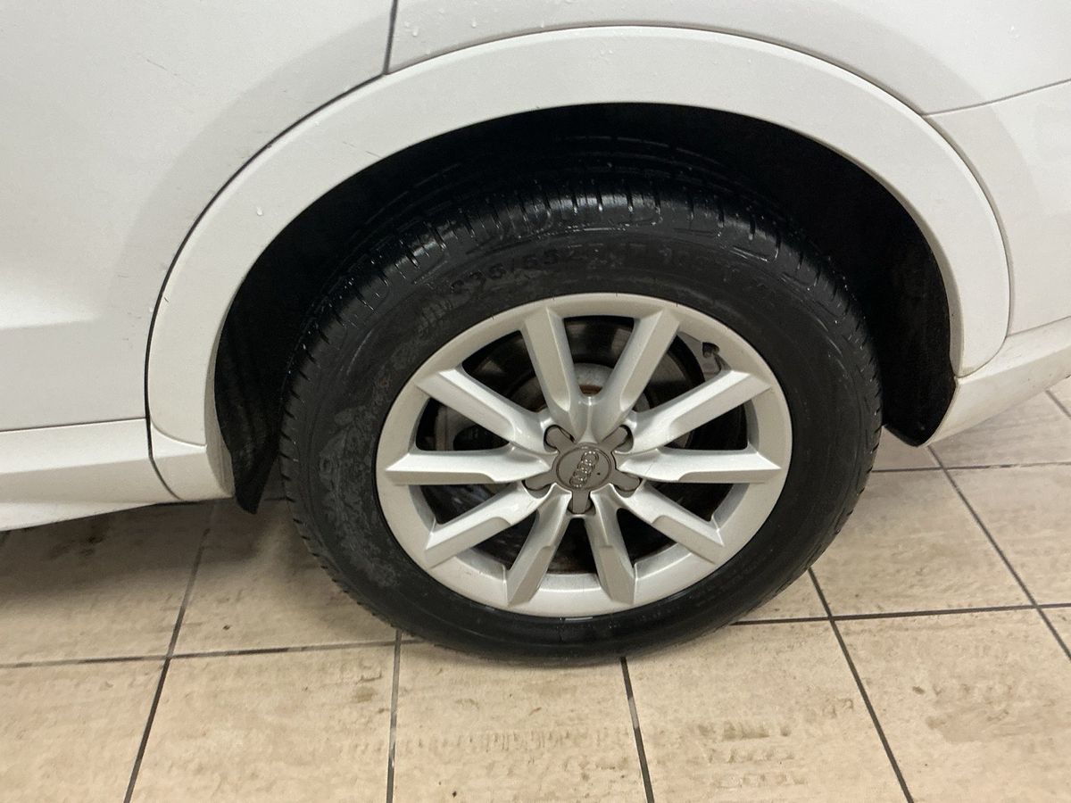 Audi Q3 2018 — photo 12