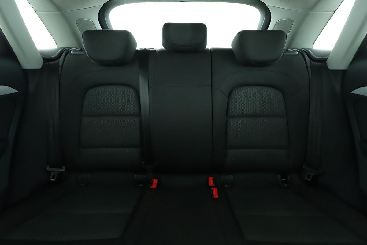 Audi Q3 2018 — photo 20