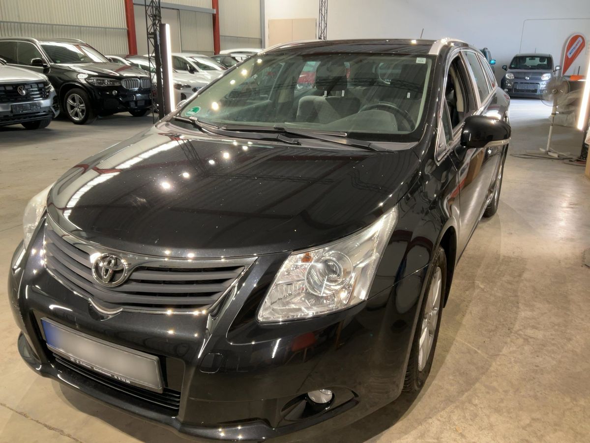 Toyota Avensis 2011